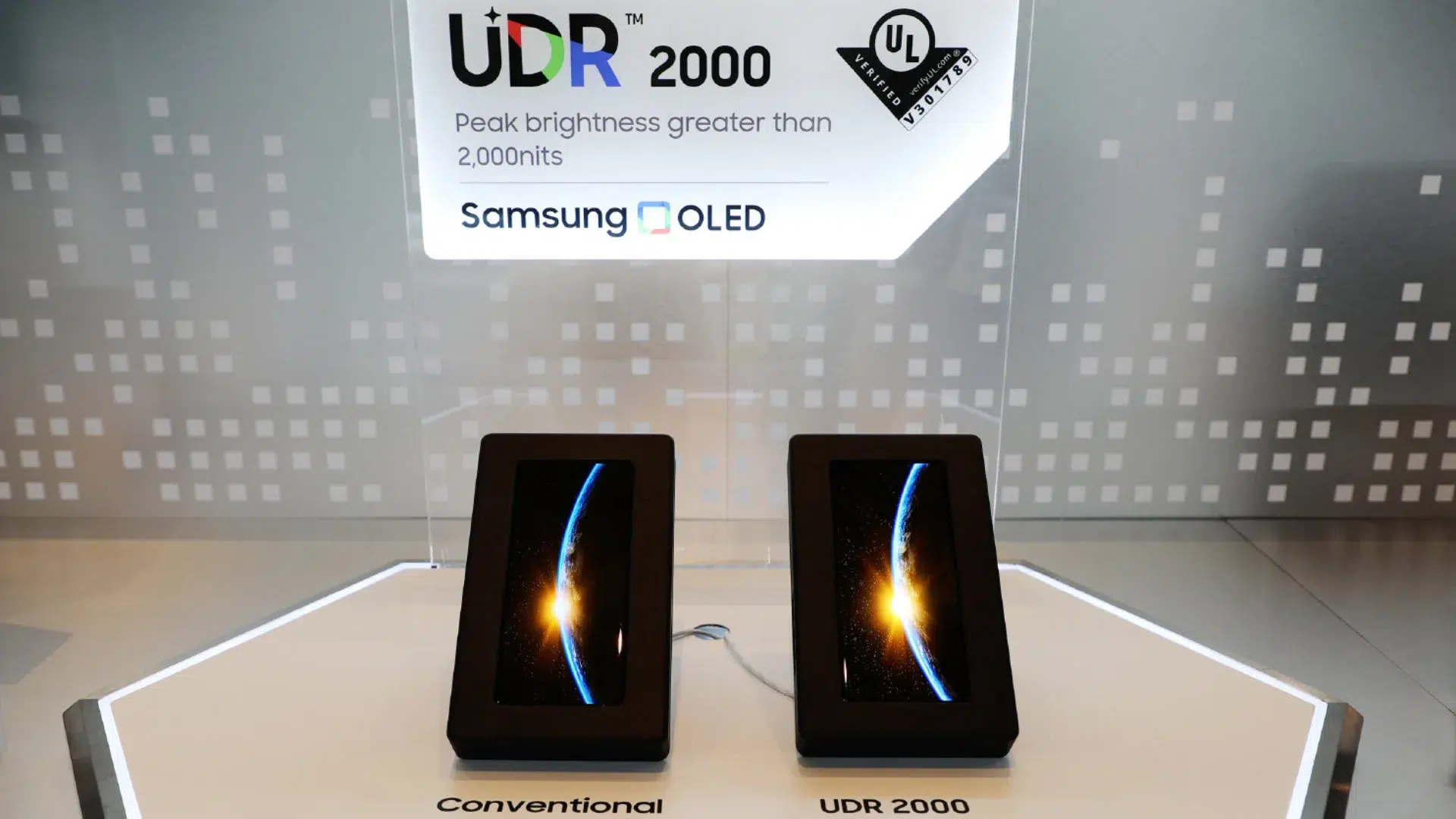 Samsung presenta la pantalla AMOLED más brillante de todos los tiempos con certificación UDR 2000