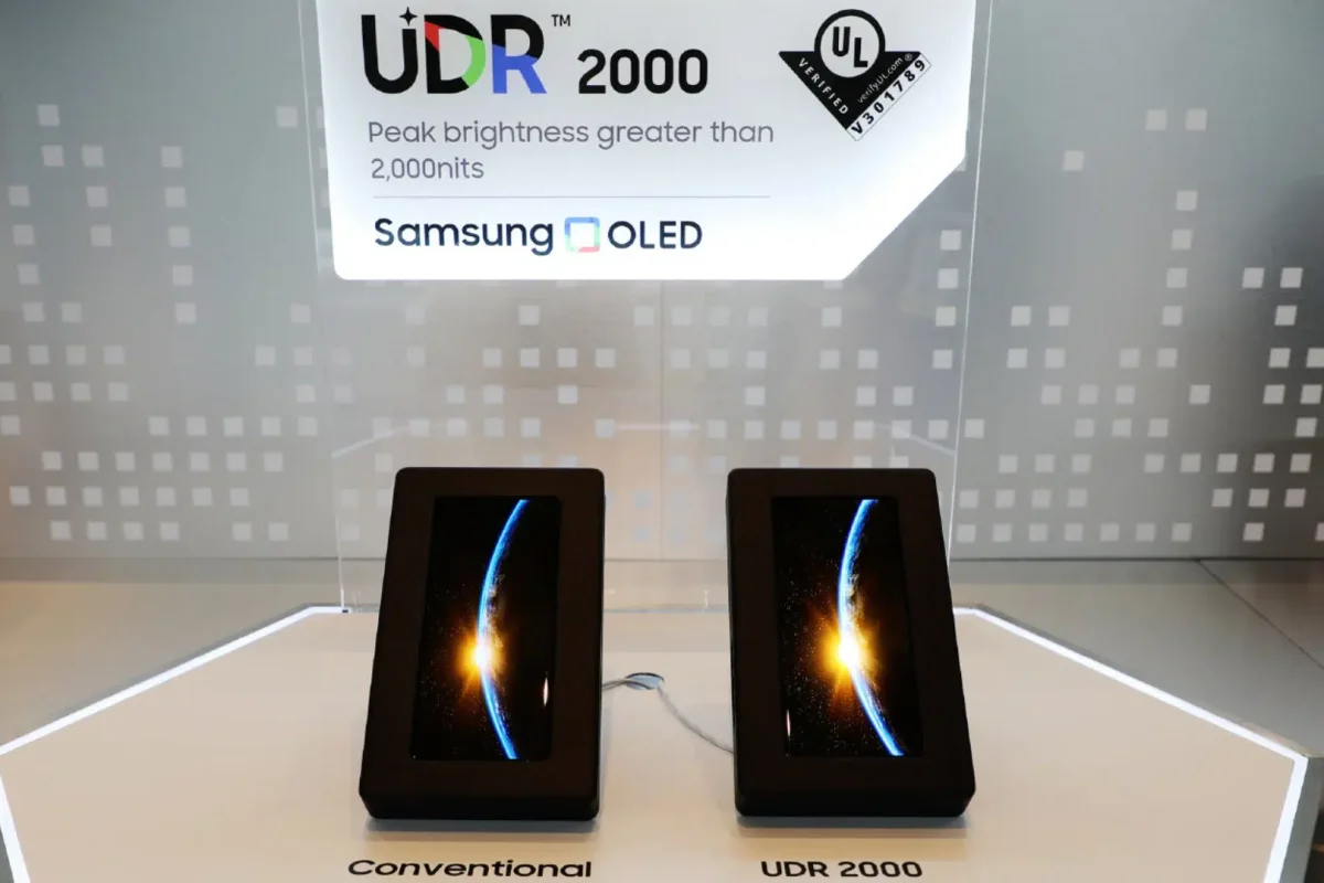 Samsung-Display-UDR-2000-OLED